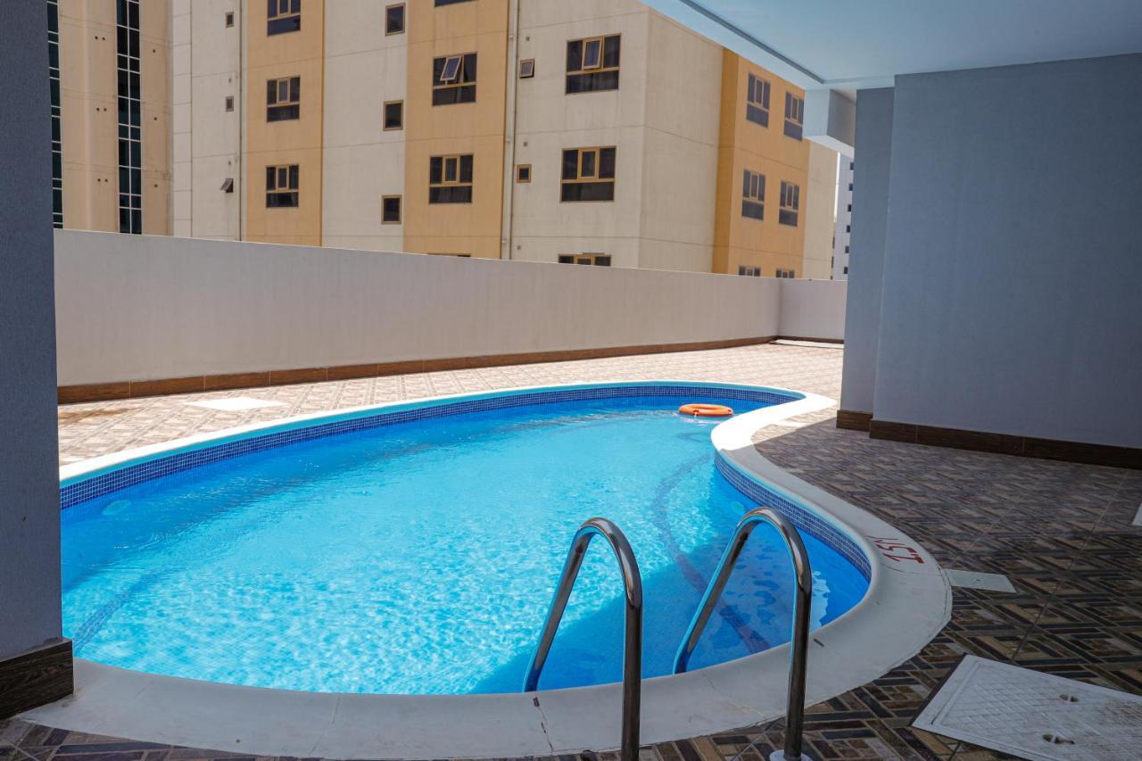 Sirius Tower Aparthotel Manama Exterior foto