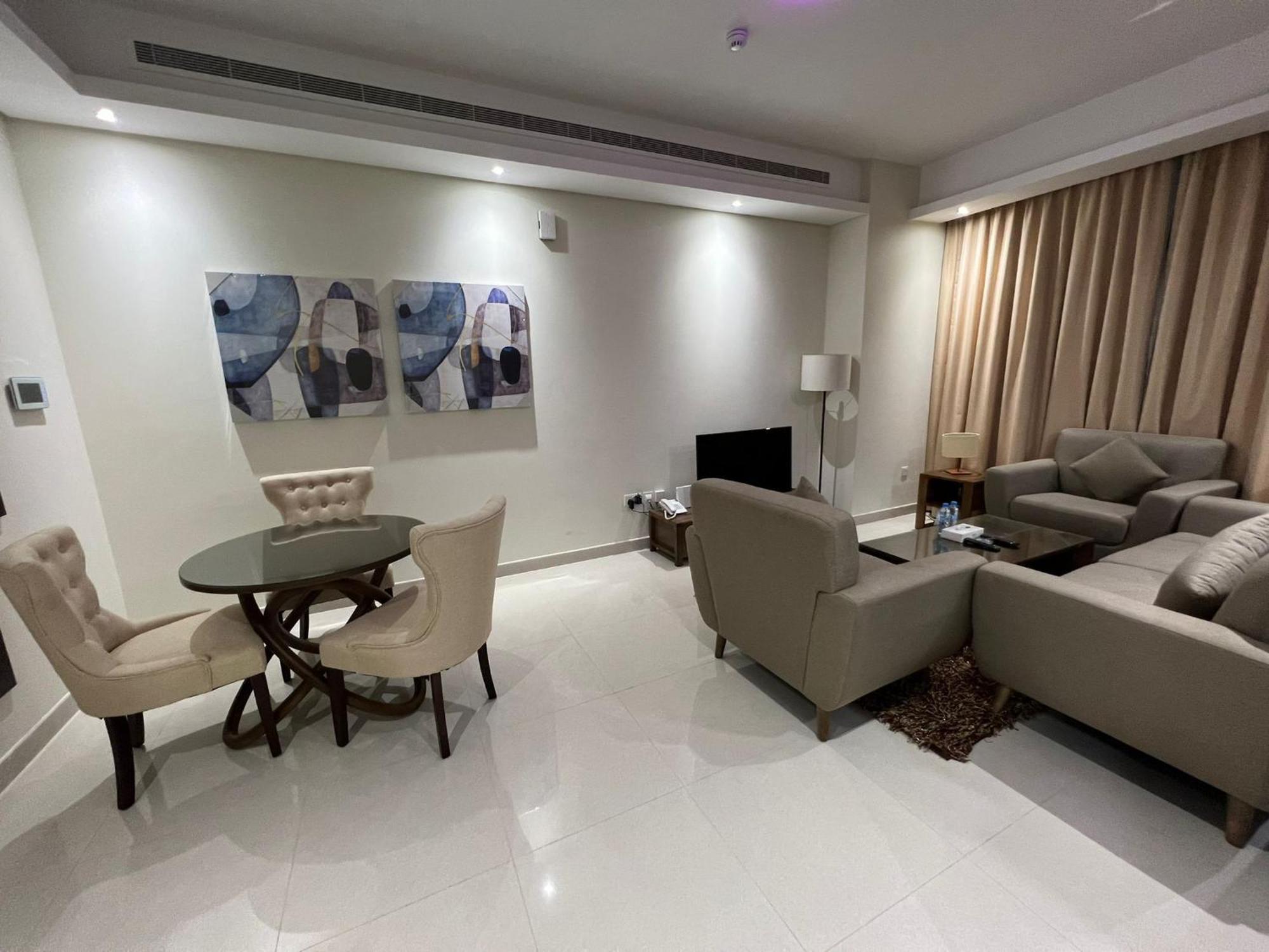 Sirius Tower Aparthotel Manama Exterior foto
