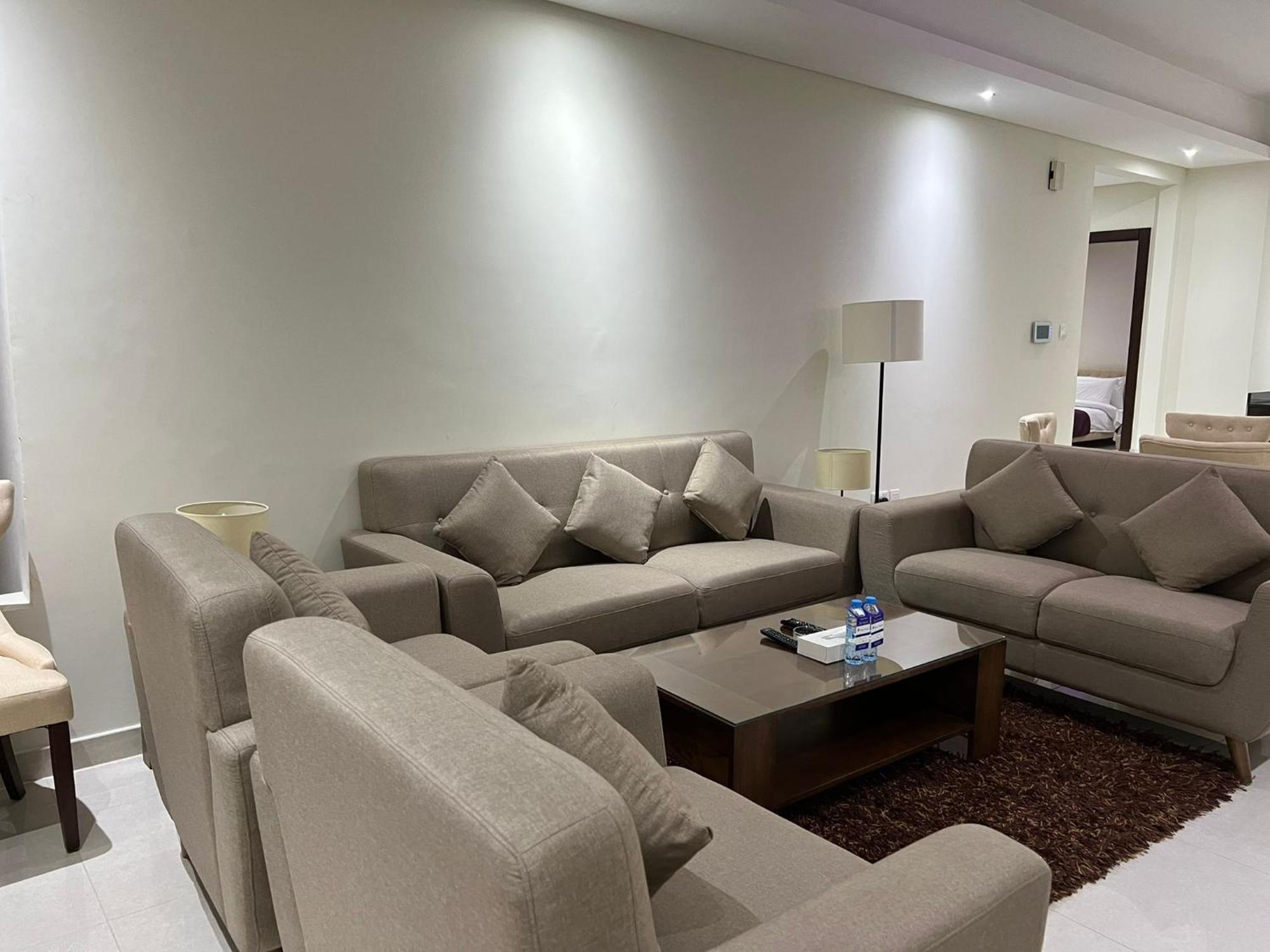Sirius Tower Aparthotel Manama Exterior foto