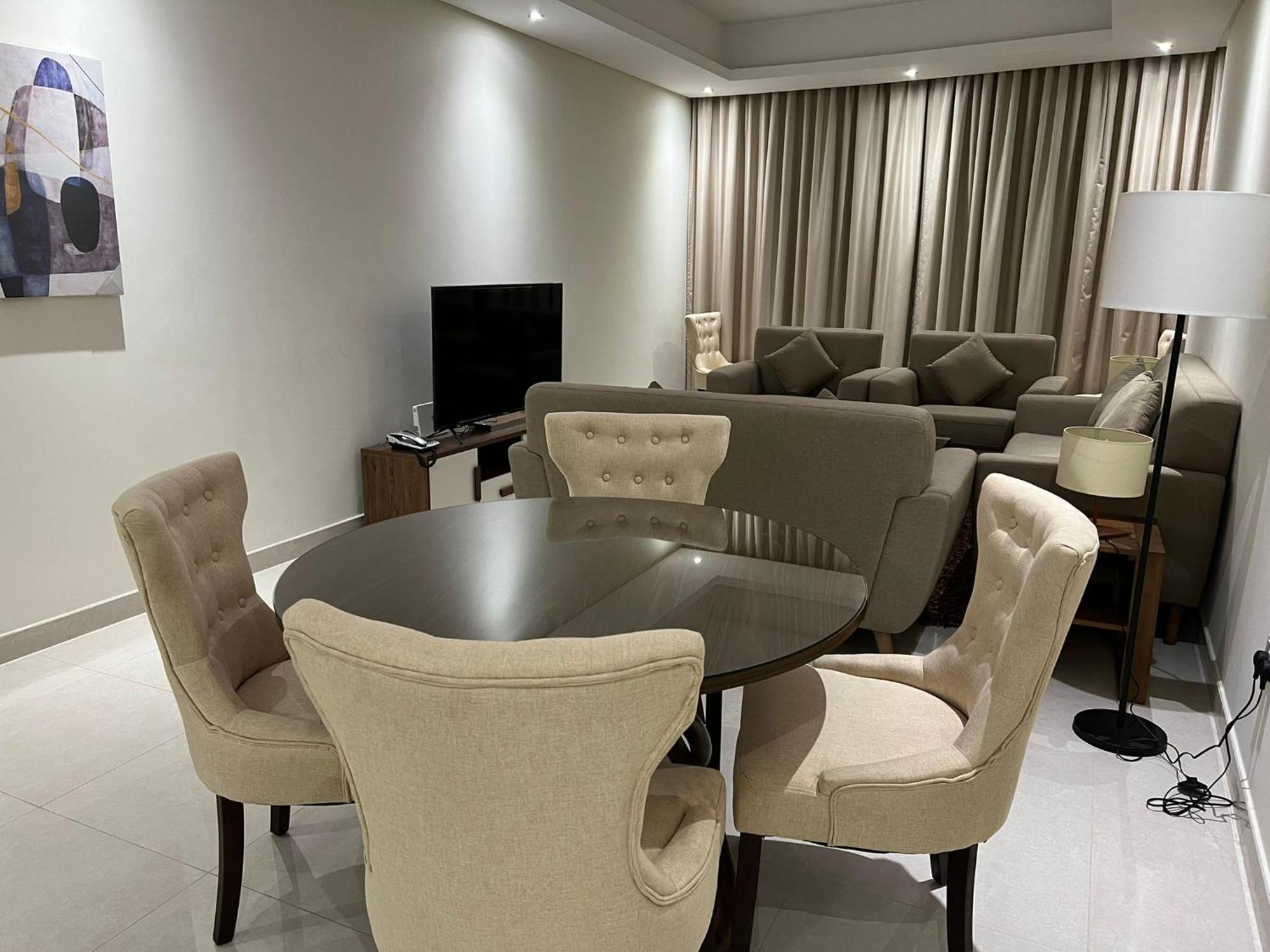 Sirius Tower Aparthotel Manama Exterior foto