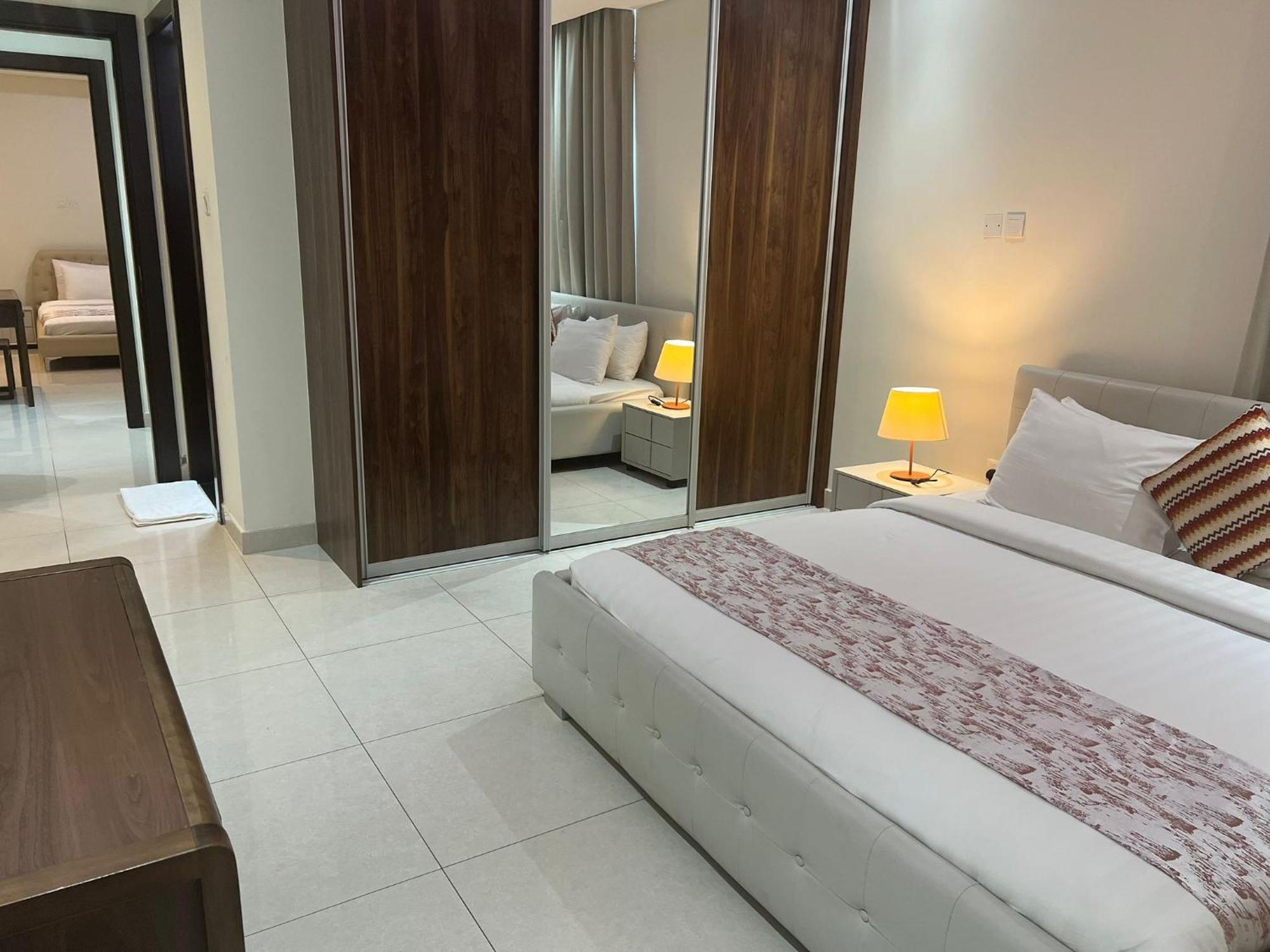 Sirius Tower Aparthotel Manama Exterior foto